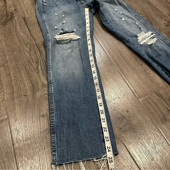 AMO Loverboy Freedom Blue Distressed Cropped Raw Hem Jeans in Retro Size 23 - Picture 12 of 13